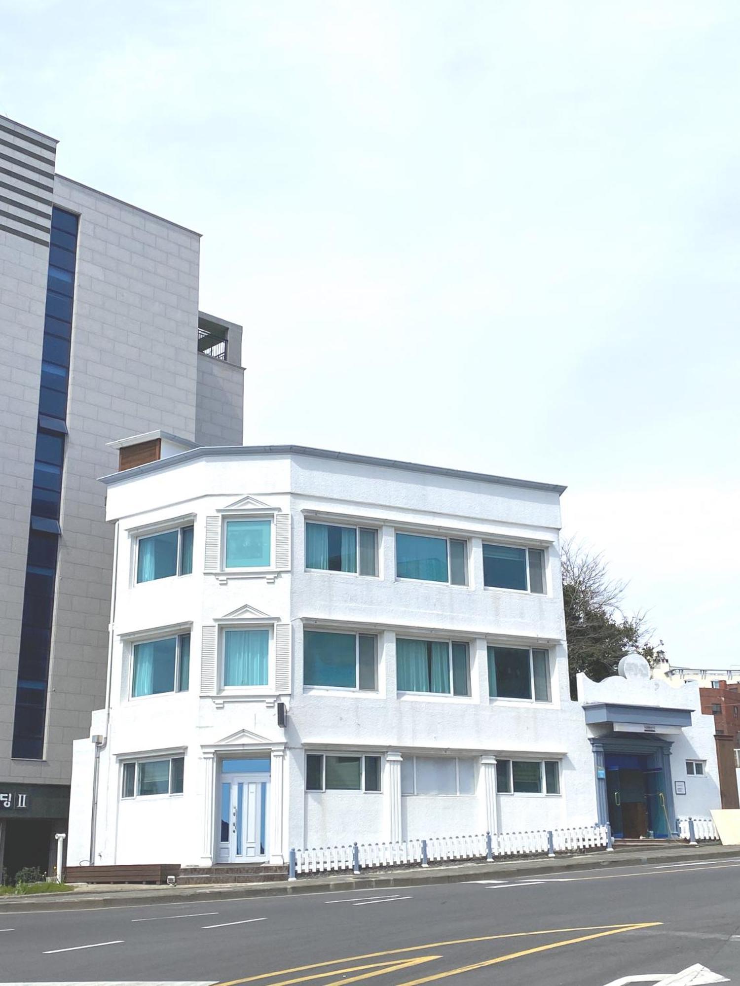 Seogwiporto Villa Exterior photo